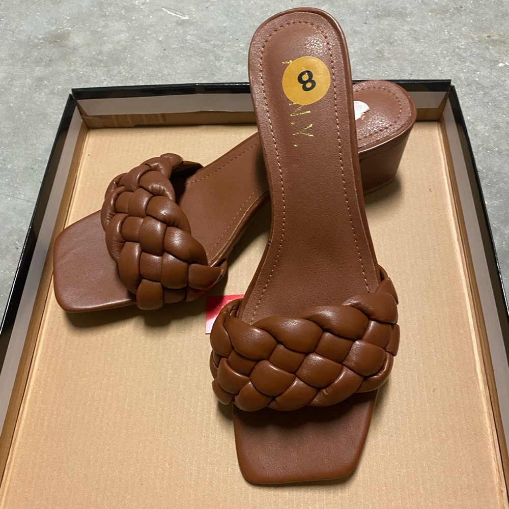 A.S.N.Y Brown Sandals